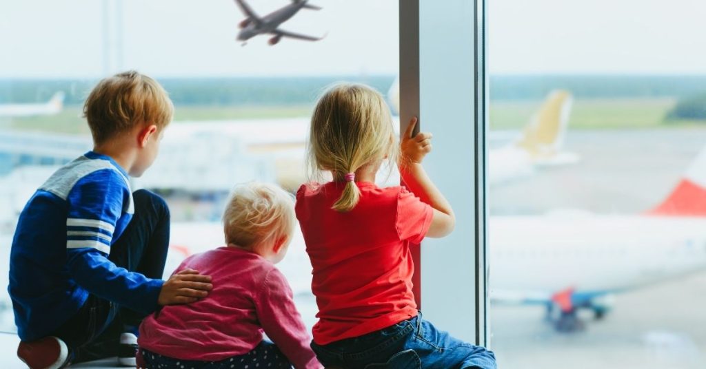 Travelling with a child web banner