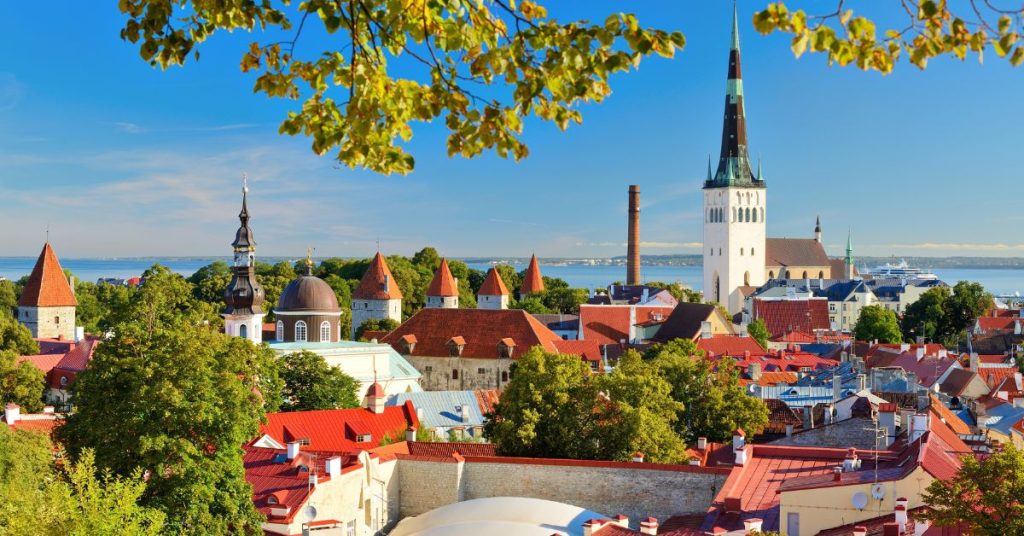 Tallinn with kids web banner