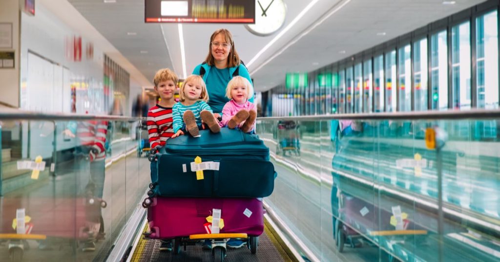 UK Airports with play areas for children web banner